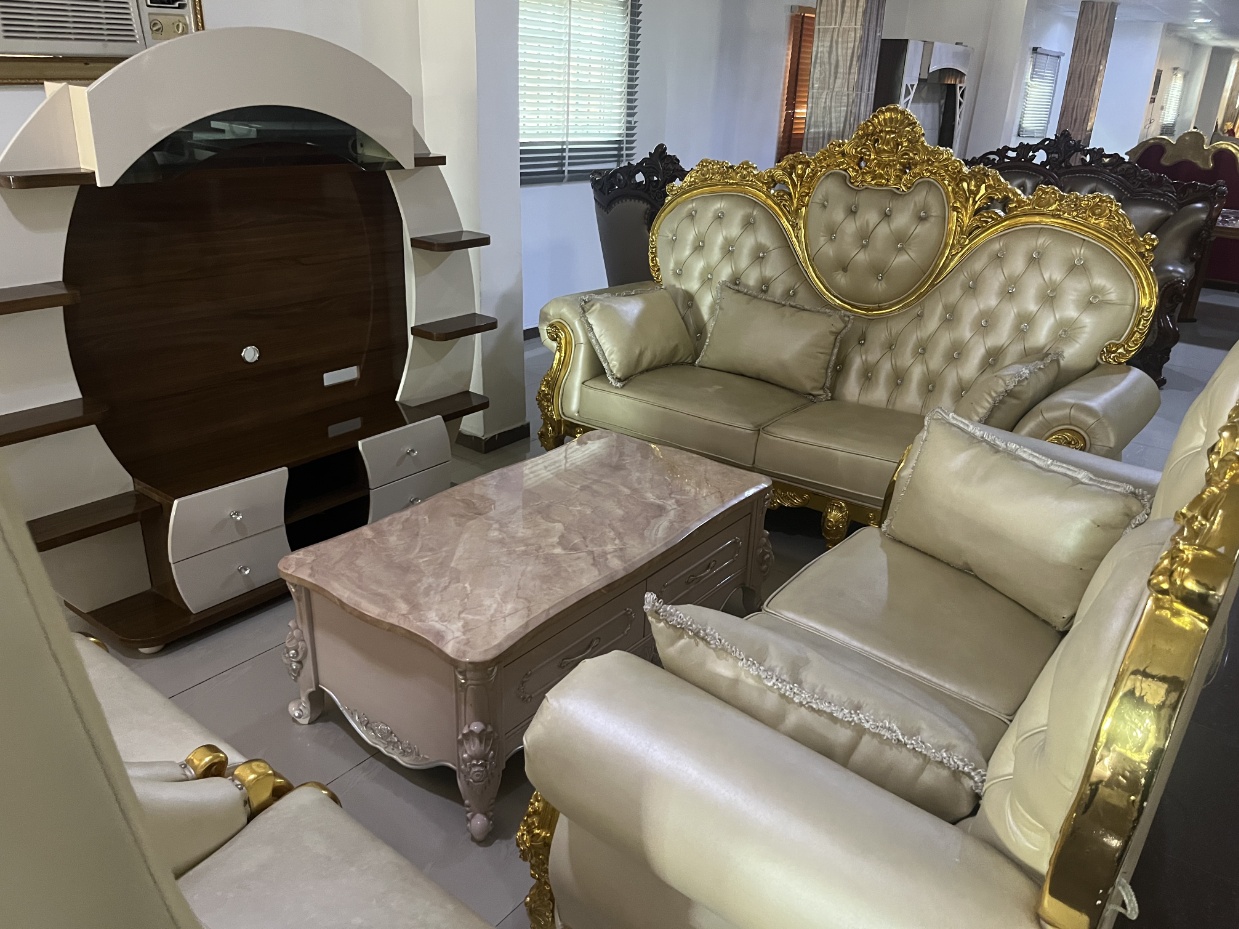 Royal Gilded Tufted Living Room Set Living Room thumbnail 2