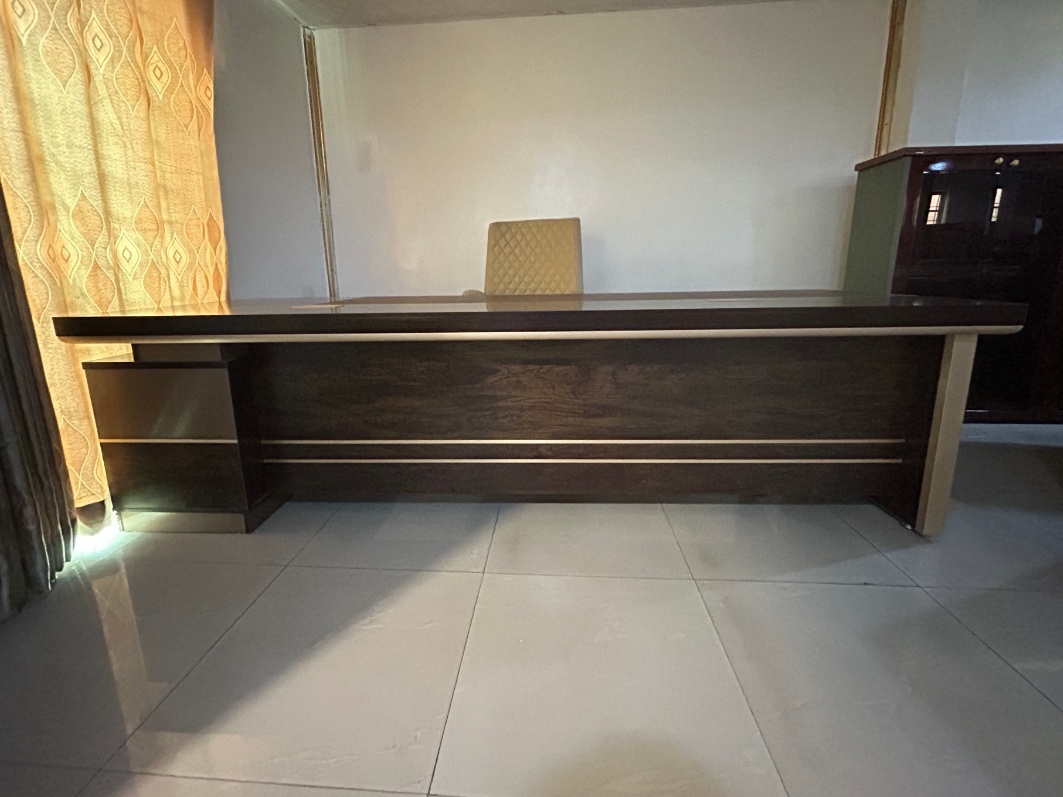 Grand Modular Executive Office Desk Office Desk thumbnail 2