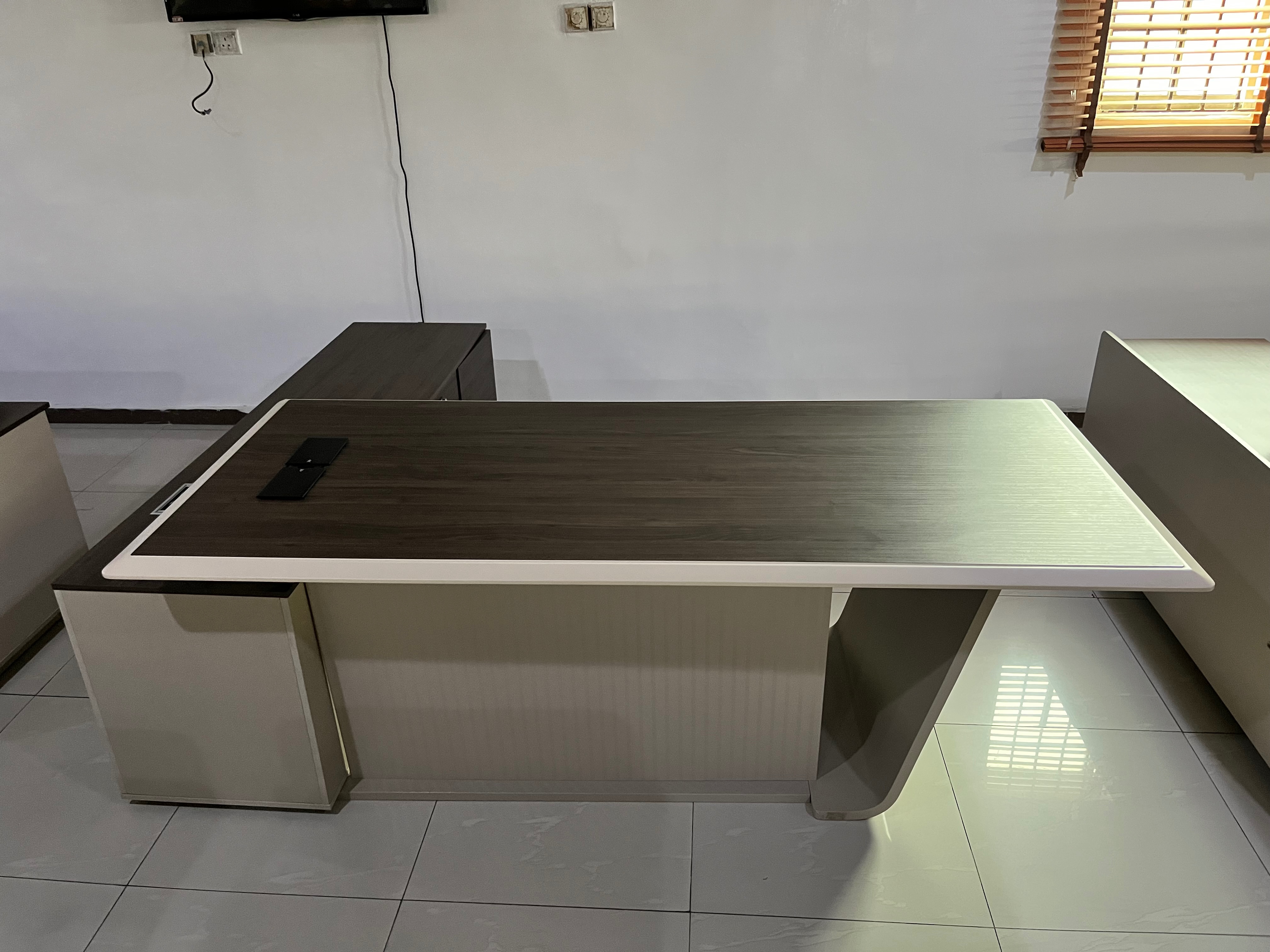 Contemporary L-Shaped Executive Desk with Fluted Modesty Panel Office Desk thumbnail 1