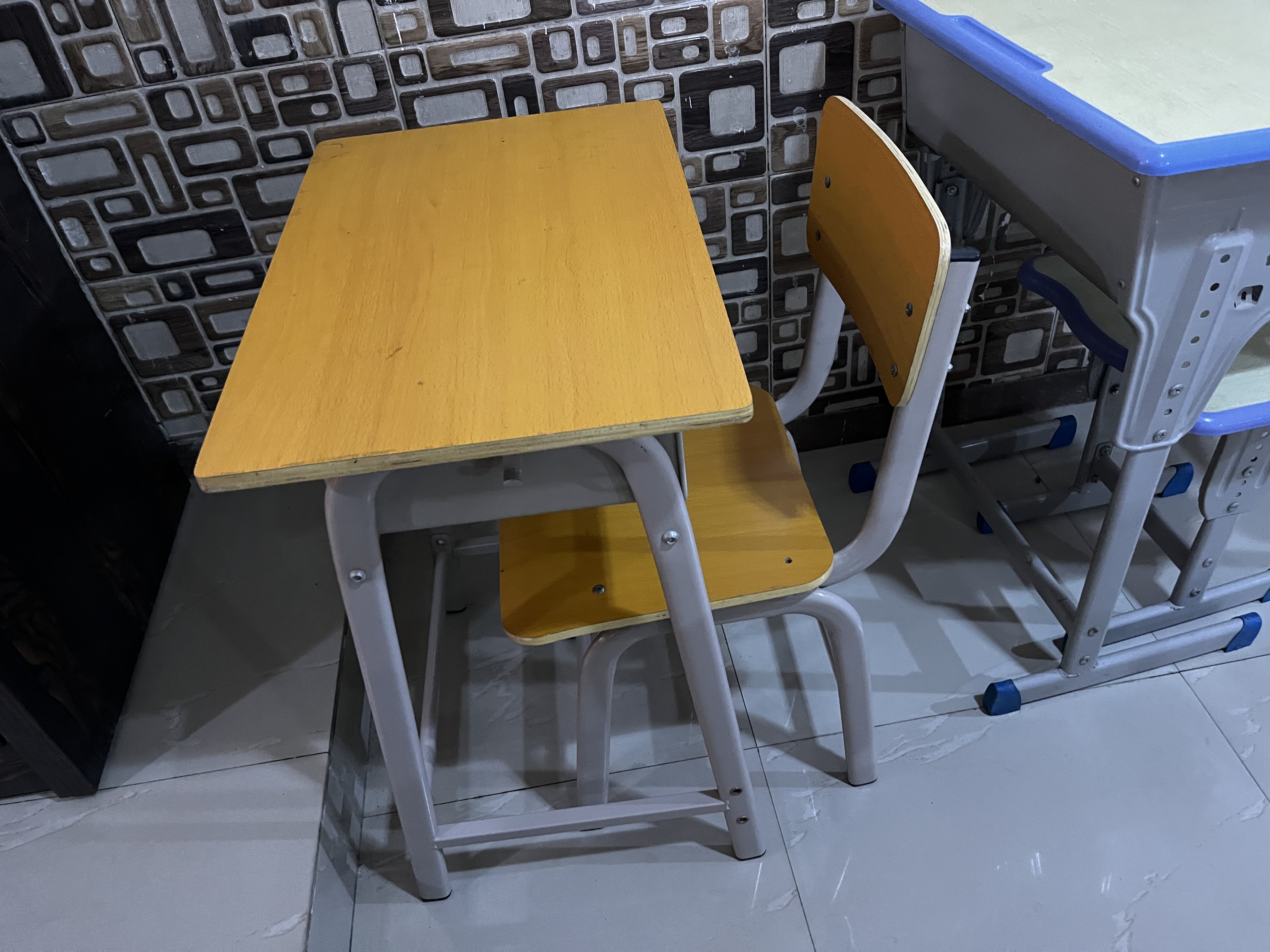 Classic Wooden Single Student Desk & Chair Set Student Chair thumbnail 2