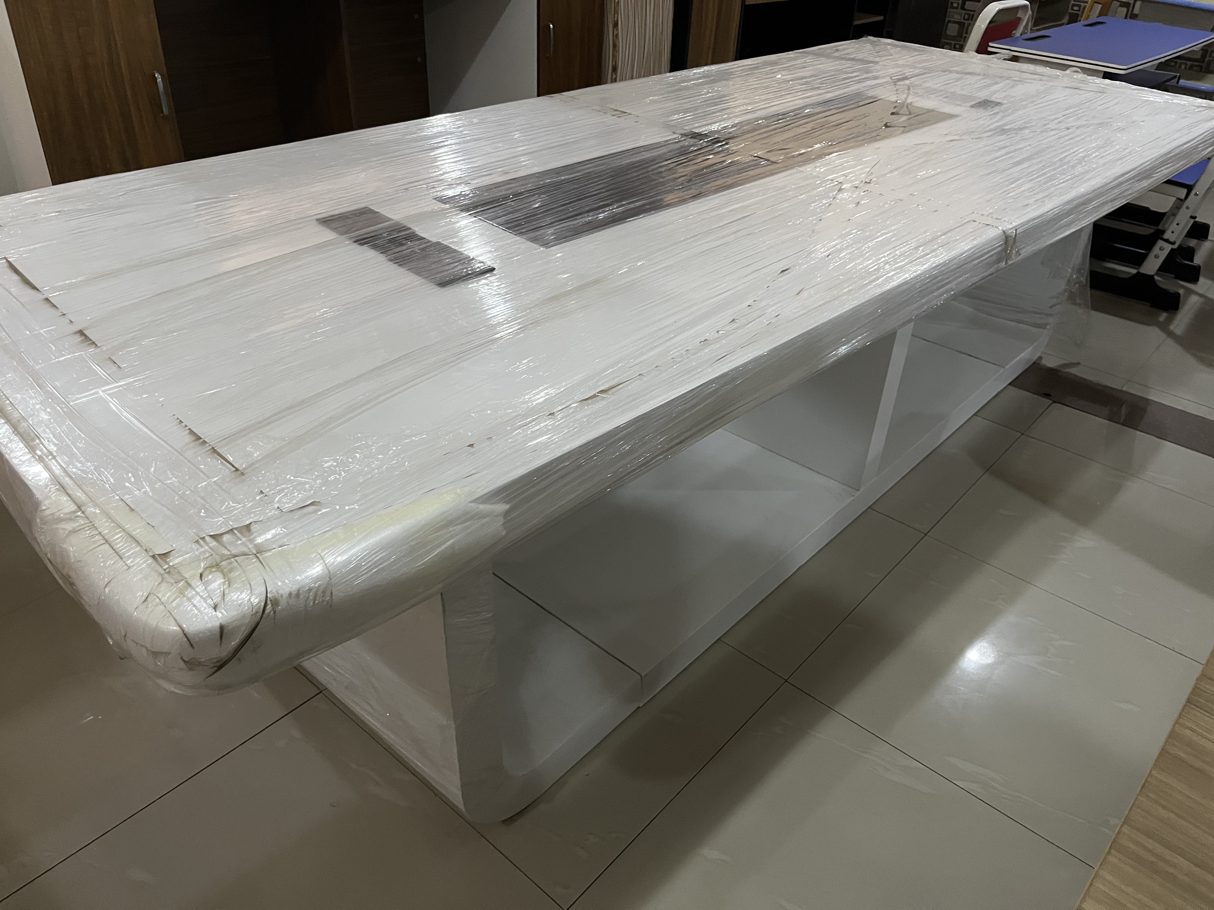 White Glossy Finish Conference Table Conference Furniture thumbnail 1