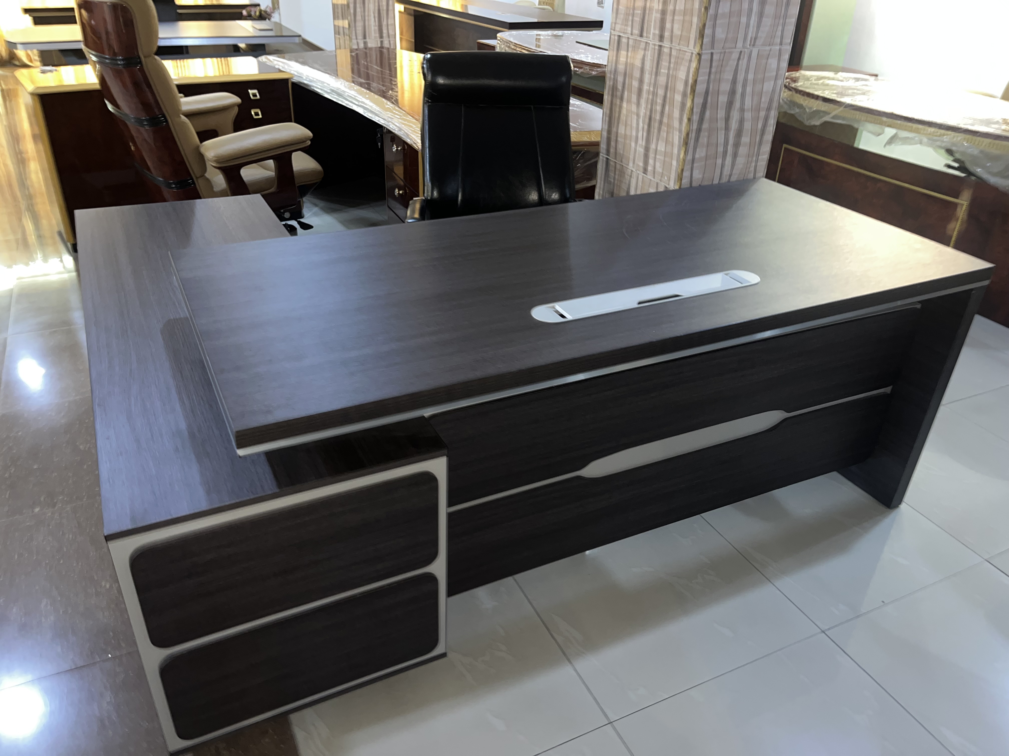 The Contemporary Executive L-Desk Office Desk thumbnail 1