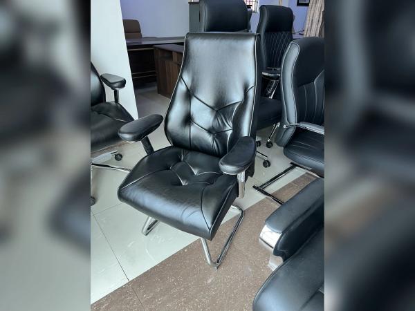 Premium Prestige Arrow-Tufted Cantilever Visitor Chair - Black Office Chairs - Buy in Nigeria | Authentic Furniture