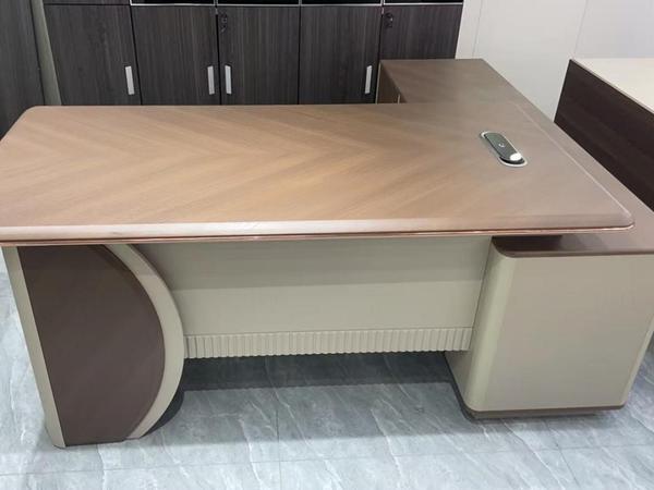 Chevron Wood Grain Executive L-Shaped Desk with Curved Accent Profile