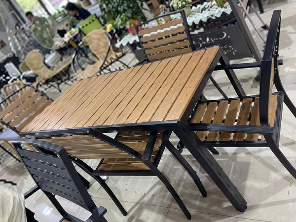 Modern 5-Piece Outdoor Dining Set with Faux Wood Slats