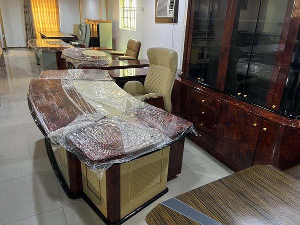 The "Regal" Quilted Executive Desk - view 2