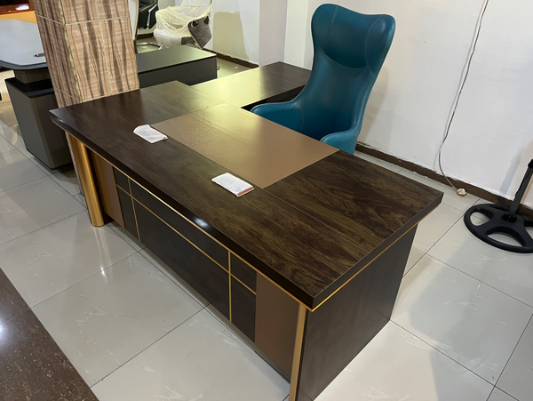 The Horizon Executive Desk