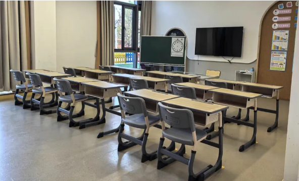Classroom Student Desk & Chair - view 2